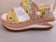 Жіночі Сандалі Crocs Mega Crush Retro Floral Sandal Vanilla\Cork (39-40, бежевий) - изображение 11