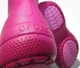 Жіночі гумові чоботи Crocs Freesail Shorty Rain Boot Pink Berry (33/34, яскраво-рожевий) - зображення 11