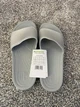 Жіночі шльопанці Сrocs Kadee Metallic Slide Sandals Silver (42-43, сріблястий) - изображение 8