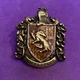 Брошь из фильма Гарри Поттер на одежду / рюкзак / пенал / портфель Harry Potter значок - пин герба факультета Пуффендуй / Гафелпаф из школы магии Хогвартс, 4х3.5 см, разноцветный (106931536) - изображение 2