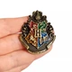 Брошь из фильма Гарри Поттер на одежду / рюкзак / пенал / портфель Harry Potter значок - пин герба школы магии Хогвартс, 5х3.5 см, разноцветный (106931455) - изображение 5