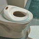 Накладка на сидіння унітазу IKEA TOSSIG білий-бірюзовий Тоссіг 805.915.79 30х37 см - зображення 3