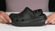 Дитячі крокси для дівчинки Crocs Classic Crush Clog Black (33/34, чорний) - изображение 8