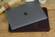 Чохол для MacBook Модель H1 з натуральної шкіри колір Бордо - зображення 4