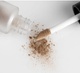 Proszek do brwi Hue Brow Fiber Earth Blonde 1.5 g (5712568008170) - obraz 2