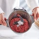 Электрический измельчитель Crownberg для фарша и овощей мясорубка со стальными лезвиями блендер с чашей 2 л (SB325) - изображение 2