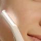 Женский триммер для лица Flawless Dermaplane Glo эпилятор для дермапланинга Белый с золотистым - изображение 7