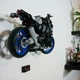Кронштейн / Настенное 3D Крепление для Фирменного конструктора Technic Yamaha MT-10 SP (42159) + Дополнительное Крепление для Таблички - Черный - изображение 3