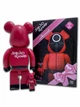 Статуэтка Bearbrick x Squid Game x Guard Triangle 400% + 100% 28 см + 7 см Medicom Toy Netflix - изображение 4