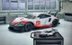 Конструктор автомобіля Porsche 911 RSR на 1580 деталей в масштабі 1:10 з двигуном, LED підсвіткою і пультом дистанційного управління - зображення 6