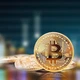 Сувенирная монета Биткоин(Bitcoin) BTC, на подарок в капсуле - изображение 1