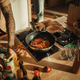 Patelnia wok Fiskars Functional Form 28 cm (6424002018773) - obraz 10