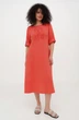 Лляна міді сукня для великих фігур зі складками однотонна Індіра (Plus size). Червоний, р.56, код 0456/56/998 - изображение 4
