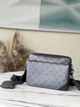 Сумка Louis Vuitton Trio Messenger моделі M69443 / 25 × 18.5 × 7 см - изображение 1