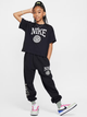 Підліткова футболка для дівчинки Nike G Nsw Tee Graphic Star HM6303-010 158-170 XL Чорна (197602734157) - зображення 4