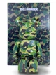 Статуетка Bearbrick x Bape x ABC Camo Green 400% 28 см Medicom Toy Камуфляжний - зображення 8