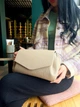 Сумка багет каркасная широкий ремень кожаная средняя темно-бежевая ARTiS Bags 1757 140 - изображение 1