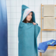 Рушник бавовняний з капюшоном IKEA BLÅVINGAD 70x140 см Акула Синьо-сірий 905.284.41 - зображення 6