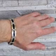 Серебряный мужской браслет с золотыми накладками и ониксом 22,5 см - изображение 5