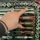 Багатофункціональний набір інструментів INTERTOOL ET-8233 для автосервісу з 233 елементами з трьома тріскачками та ударними головками - зображення 8