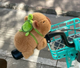 Капібара м'яка іграшка-браслет на руку capybara з рюкзачком - зображення 3
