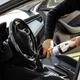 Автомобільний ручний пилосос Adler AD 7059 60/84 Вт 5500 Па 3600 мАг 0,45 л з фільтром EPA F9 та LED підсвіткою для сухого прибирання авто - изображение 13
