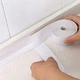 Клейкая лента изолятор Grip Tape 2.5 м ширина 3,7 см для ванны и кухни - изображение 9