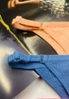 Набор женских трусов Dyana Intimates 3 шт бразилианы на регуляторах в рубчик SM Яркий розовый Персиковый Синий - изображение 5