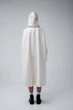 Білий легкий водонепроникний дизайнерський дощовик – oversize S-M-L one size, для міста, подорожей та міжсезоння, плащ вільного крою водонепроникний, дощовик з капюшоном - изображение 6