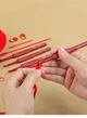 Крючки для вязания алюминиевые с мягкой ручкой набор 9 шт размером от 2 до 6 мм красные 29396 - изображение 7