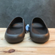 Жіночі шльопанці Crocs Mellow Recovery Slide Black (45-46, чорний) - зображення 10