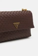 Женская сумка кроссбоди через плечо GUESS LISBET CONVERTIBLE XBODY FLAP - Handbag Mahogany (72787) - изображение 4