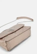 Жіноча сумка кросс-боді через плече GUESS Dilla Convertible Crossbody Pewter SG797121 (45939) - зображення 6