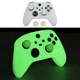 Силиконовый чехол для контроллера геймпада Xbox Series X/S, с накладками на стик (2шт), светится в темноте, Белый/Зеленый - изображение 1