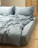 Комплект постільної білизни Cozy класичний сіро-блакитний Односпальний 140*200 см, простирадло 90*200*20 на резинці - зображення 4