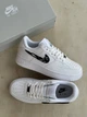 Женские кроссовки белые Air Force 1 Low Molten Metal Black Swoosh 40 - изображение 3