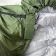 Спальный мешок с капюшоном 200х70 см, туристический водоотталкивающий теплый спальник-одеяло с молнией в чехле, наполнитель холлофайбер, для туризма, походов, рыбалки, охоты, кемпинга Зеленый, AND-950-Green - изображение 11