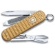 Складной нож Victorinox Classic SD Precious Alox для повседневного использования золотистый рифленый 5 функций - изображение 1