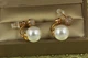 Серьги гвоздики Xuping Jewelry матрешки с большой жемчужиной 2,2 см золотистые - изображение 1