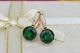 Серьги Xuping Jewelry с большим зеленым камнем и круглой застежкой 2 см золотистые - изображение 1