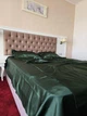 Шовковистий комплект постільної білизни Напівторний 145х210 з простирадлом на гумці наволочка 2х50х70 Смарагдовий (Р7-fabric-at-028-5) - зображення 4