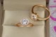 Кільце Xuping Jewelry тонке камінь у колі дрібного каміння з боків каміння р 19 золотисте - зображення 4
