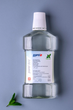 Płyn do płukania jamy ustnej Paro Swiss Dent bezalkoholowy z wyciągiem z goździka zapobiega tworzeniu płytki nazębnej 500 ml (7610458026762) - obraz 2
