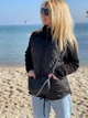 Стильная куртка короткая стеганая демисезонная на синтепоне с вязаными рукавами оверсайз 42-48 черный КМ 71001 - изображение 3