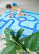 Пляжний рушник Quut двосторонний PlayTowels XL 180 x 180 см Road 15174189 (5425031174189) - зображення 5