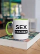 Чашка з принтом "Trainer" на подарунок для друга, подруги, хлопця, дівчини керамічна 330 мл біла з зеленою ручкою - зображення 3