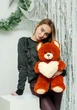 Плюшевий ведмедик Френк 65 см Teddy Boom коричневий із серцем - зображення 2