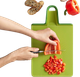 Обробна дошка Joseph Joseph Chop2Pot Plus Regular зелена 21.8 x 38 см (5028420005059) - зображення 6