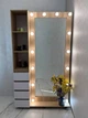 Профессиональное гримерное зеркало с LED подсветкой, полками, ящиками и подиумом на колесах, 180×110×35 см, цвет-дуб сонома/белый - изображение 1
