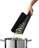 Deska do krojenia Joseph Joseph Chop2Pot składana czarna 45x26.3 cm (5028420005097) - obraz 6